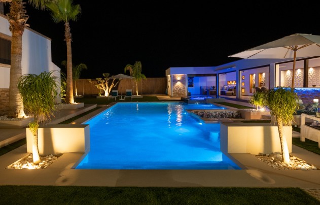 Resale - Villa - Avileses