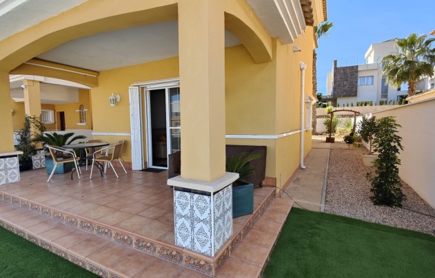 Resale - Villa - Orihuela Costa - La Zenia