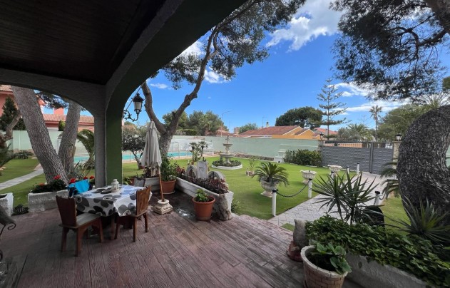 Resale - Villa - Orihuela Costa - Campoamor