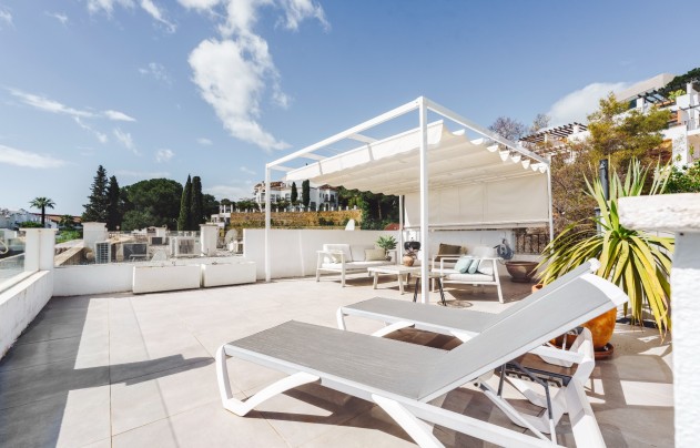 Resale - Apartment - Benahavis - La Quinta