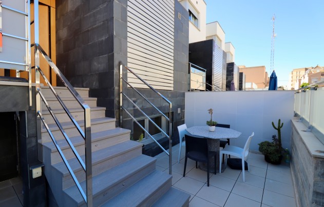 Resale - House - Guardamar del Segura