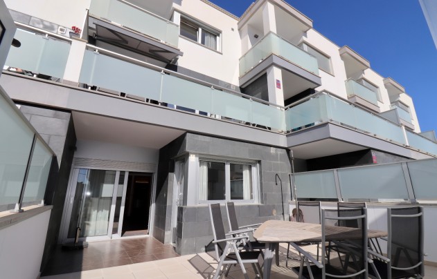 Resale - House - Guardamar del Segura