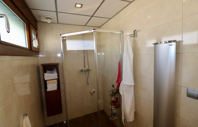 Resale - House - Guardamar del Segura