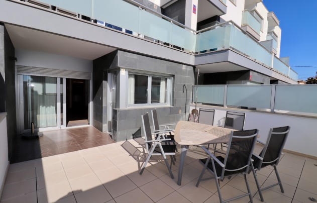 Resale - House - Guardamar del Segura