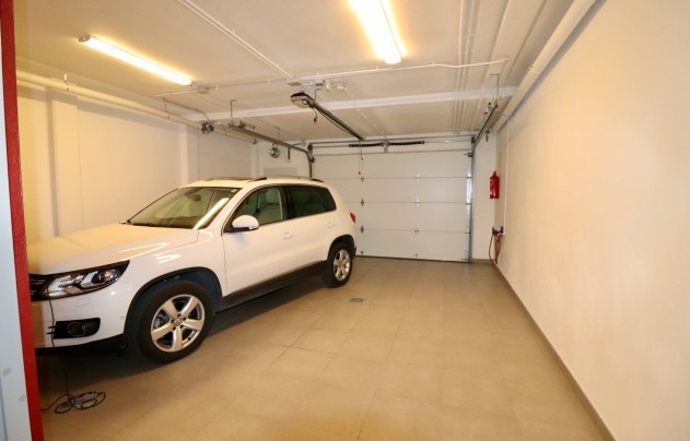 Resale - House - Guardamar del Segura