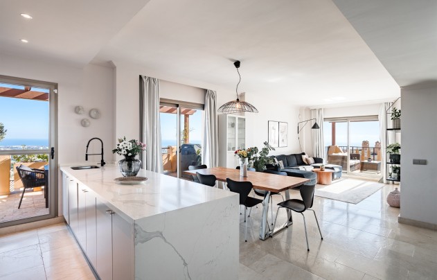 Resale - Apartment - Benahavis