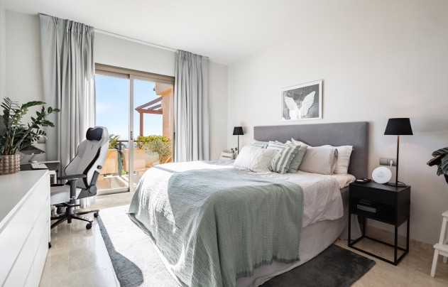 Resale - Apartment - Benahavis