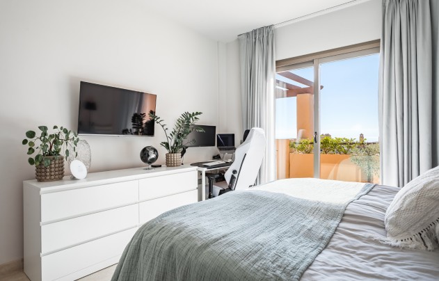 Resale - Apartment - Benahavis