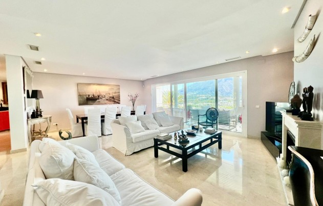 Resale - Apartment - Marbella - Nueva Andalucía