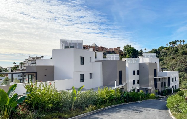 Resale - Apartment - Marbella - Nueva Andalucía