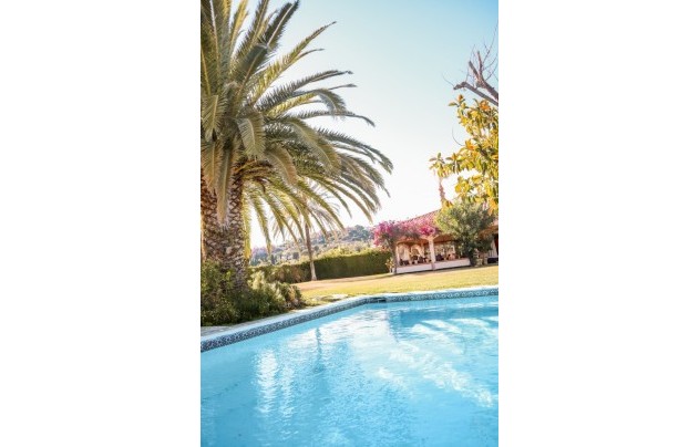 Resale - Villa - Benahavis