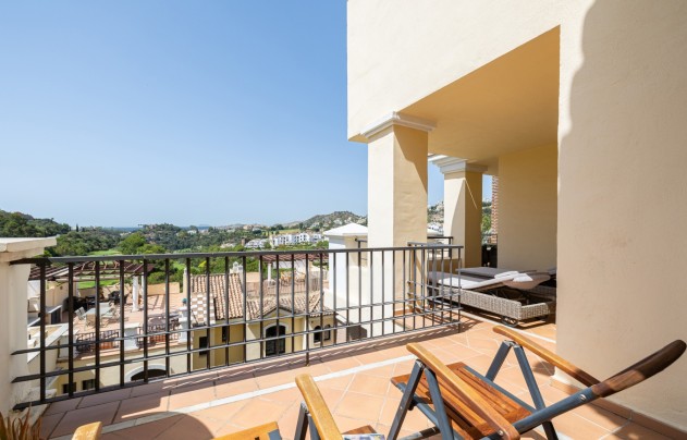 Resale - Apartment - Benahavis - Los Arqueros