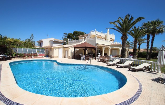 Resale - Villa - Torrevieja - Punta Prima