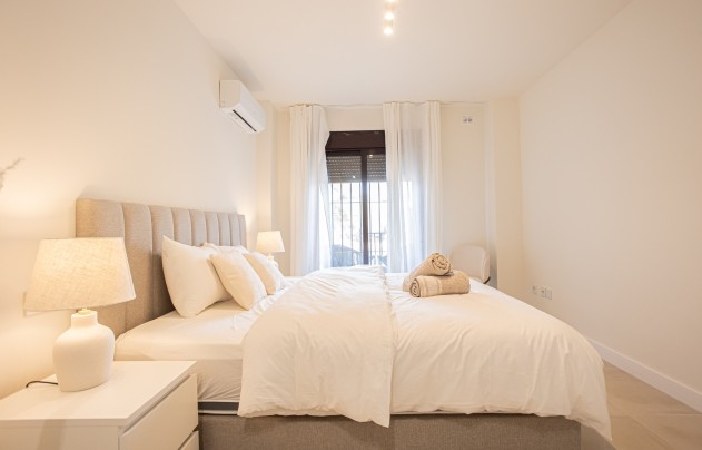 Resale - Apartment - Marbella - Nueva Andalucía