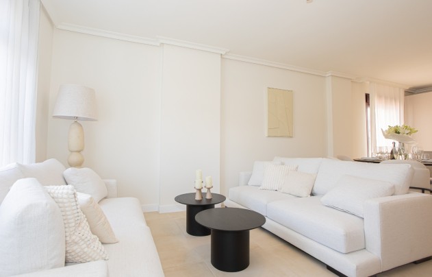 Resale - Apartment - Marbella - Nueva Andalucía