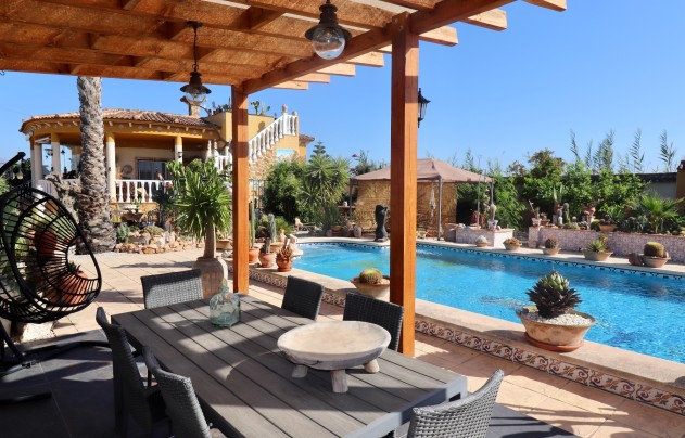 Reventa - Villa - Catral