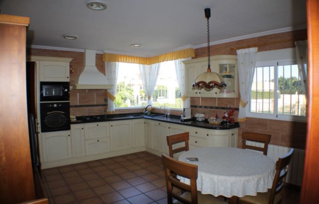 Resale - Villa - Alfas del Pí - Arabi