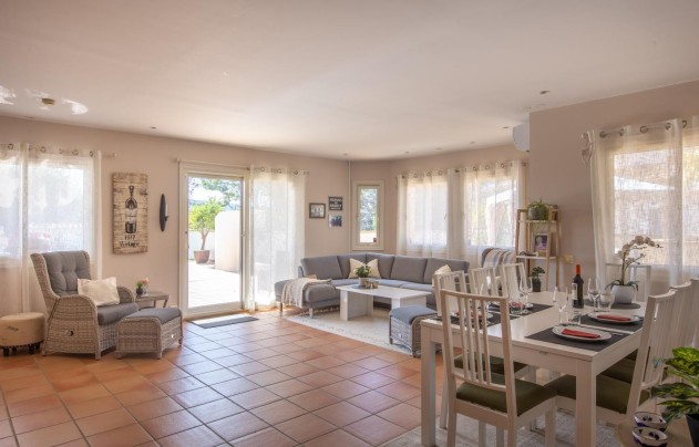 Resale - Villa - Alfas del Pí