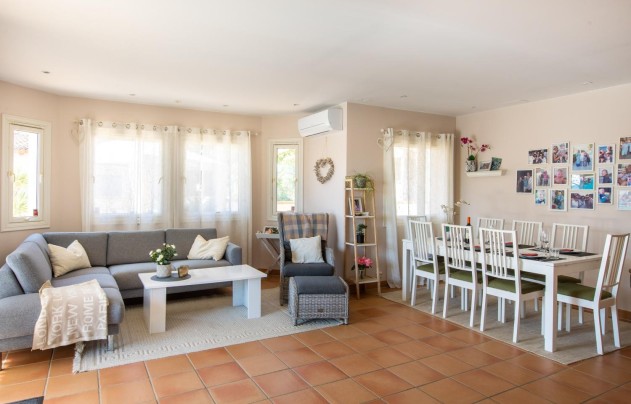 Resale - Villa - Alfas del Pí