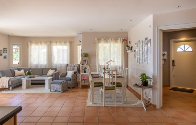 Resale - Villa - Alfas del Pí