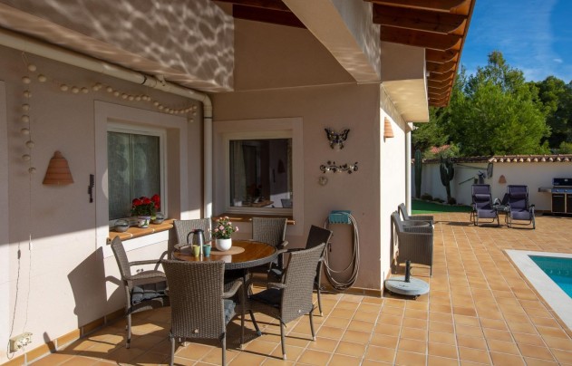 Resale - Villa - Alfas del Pí