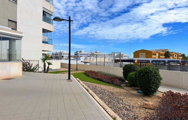 Resale - Apartment - Orihuela Costa - La Zenia