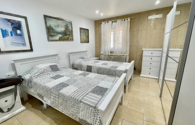 Resale - Villa - Guardamar del Segura