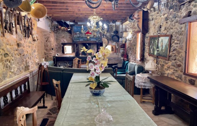 Resale - Villa - Orihuela