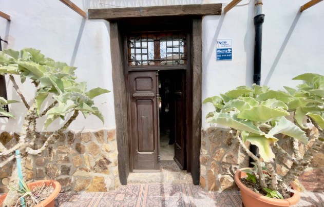 Resale - Villa - Orihuela