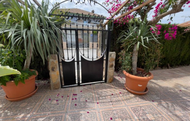 Resale - Villa - Orihuela