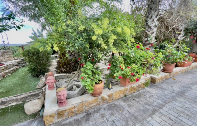 Resale - Villa - Orihuela