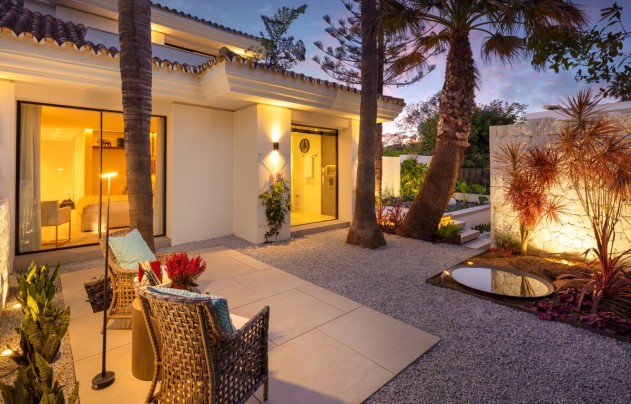 Resale - Villa - Marbella - Nueva Andalucía