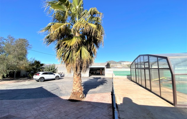 Resale - Villa - Sax