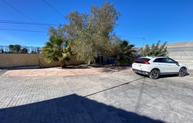 Resale - Villa - Sax