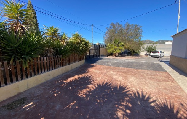 Resale - Villa - Sax