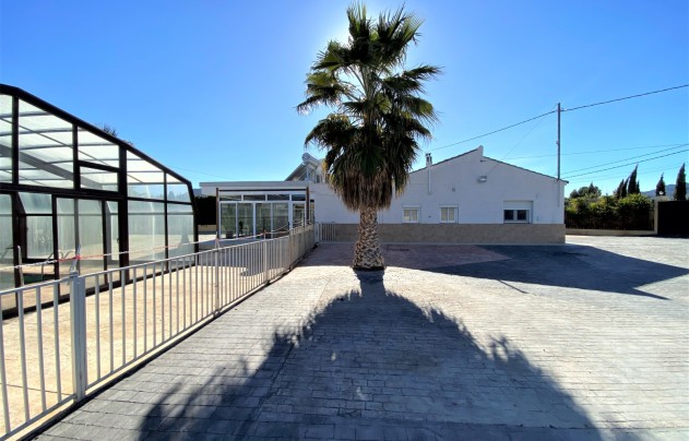 Resale - Villa - Sax