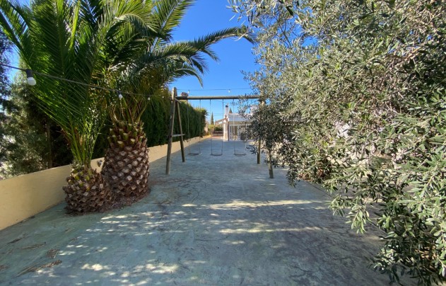Resale - Villa - Sax