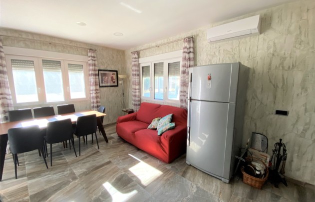 Resale - Villa - Sax