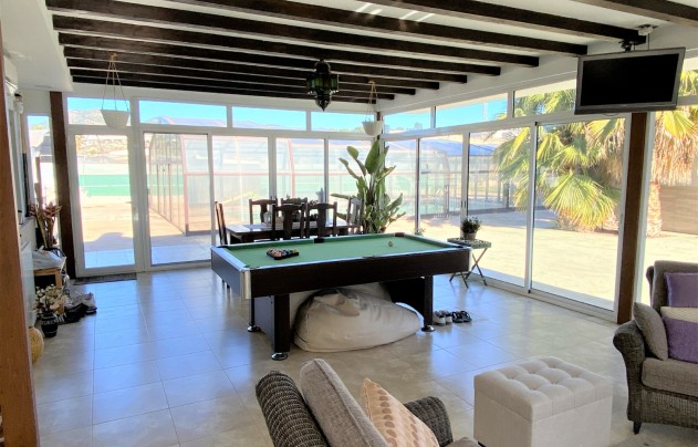 Resale - Villa - Sax