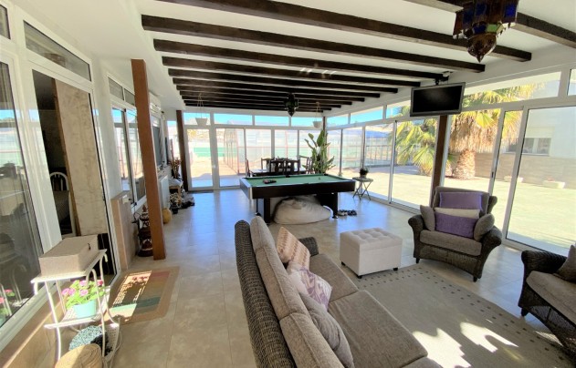 Resale - Villa - Sax