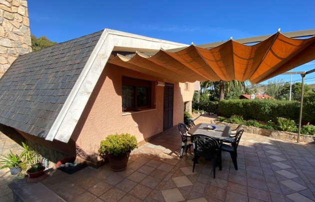 Resale - Villa - Petrer