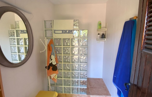 Resale - Villa - Petrer