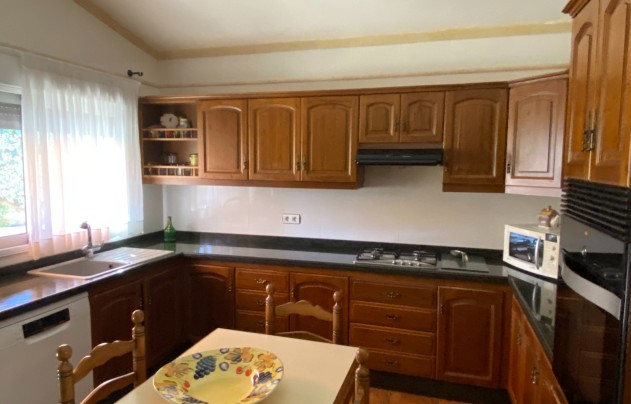 Resale - Villa - Petrer