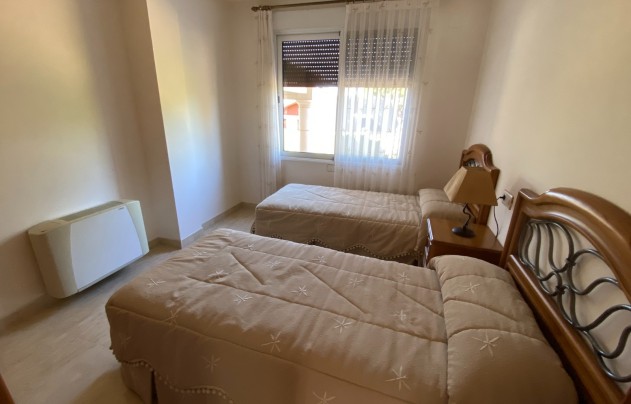 Resale - Villa - Petrer