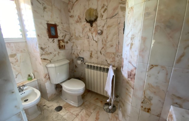 Resale - Villa - Petrer