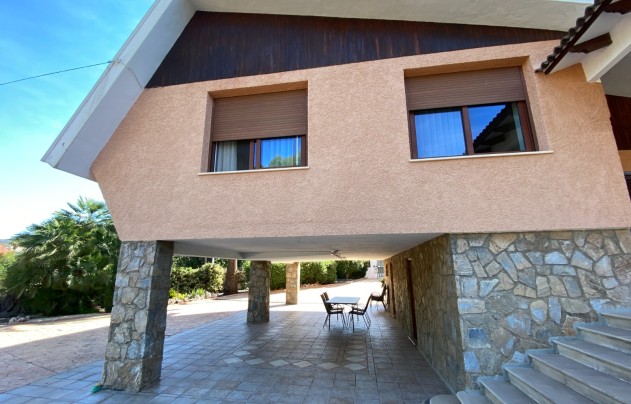 Resale - Villa - Petrer