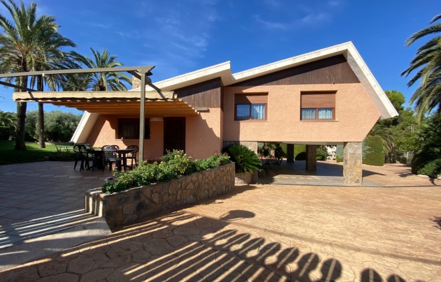 Resale - Villa - Petrer