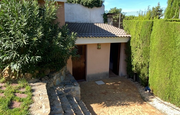 Resale - Villa - Petrer