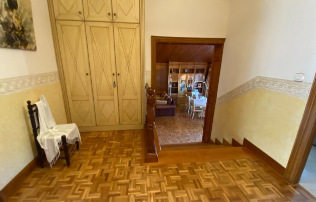 Resale - Villa - Petrer