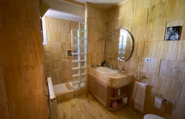 Resale - Villa - Petrer